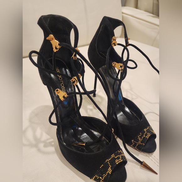 Sergio Rossi super luxurious laces up sandals, made from suede outside, leather - Picture 5 of 13